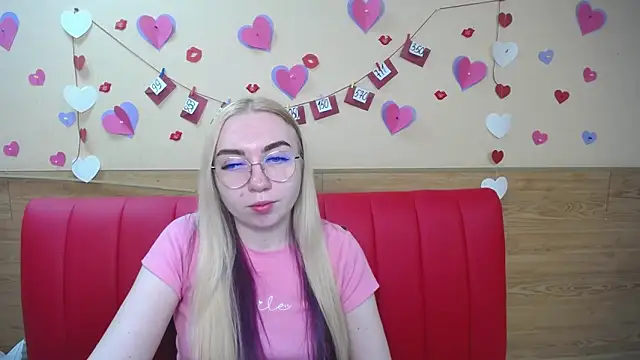 BeatriceFly online show from 28, 2, 2025