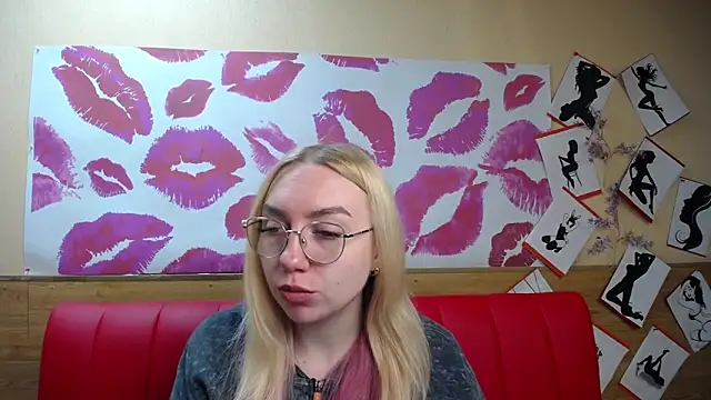 BeatriceFly online show from 18, 9, 2025