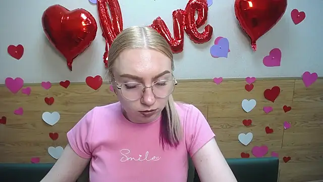 BeatriceFly online show from 18, 2, 2025