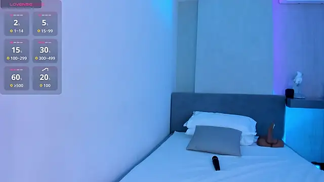 Hanna Moonlight  online show from 28, 10, 2025