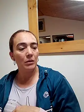 skayhot  online show from 13, 2, 2026