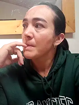 skayhot  online show from 13, 9, 2025