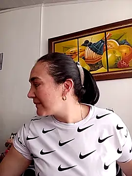 skayhot  online show from 27, 2, 2025