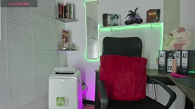 YUKIODAVIS online show from 18, 1, 2025