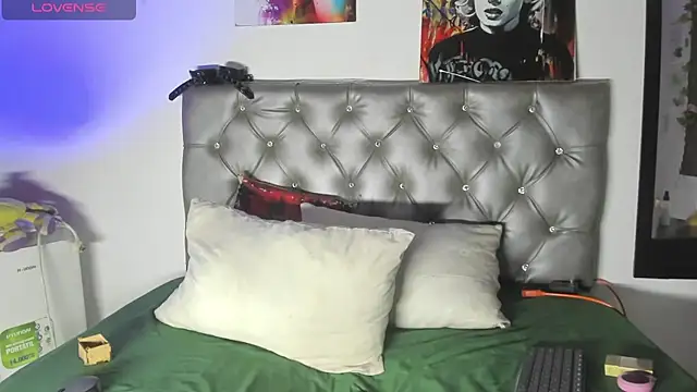 YUKIODAVIS online show from 4, 12, 2024