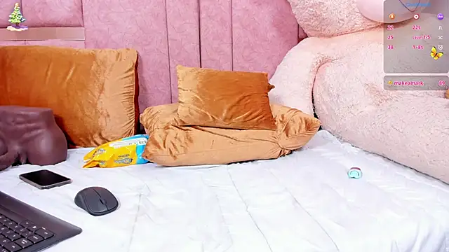 Snapshot of emily_daarell chatting on 13, 12, 2025 emily daarell online show from 13, 12, 2025