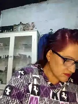 Edged Hot69 online show from 7, 10, 2025