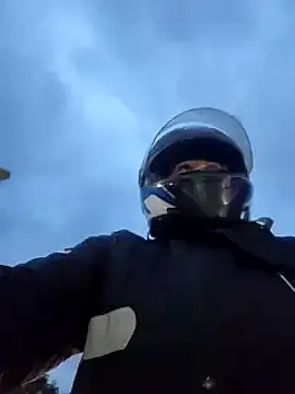 Edged Hot69 online show from 21, 3, 2025