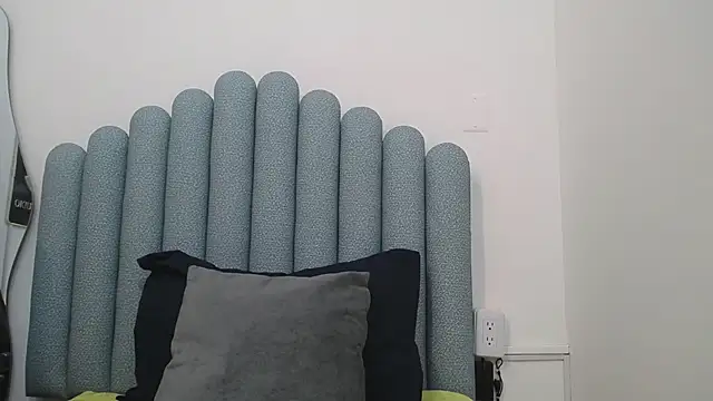 iniyalaboni online show from 12, 3, 2025