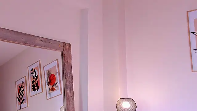 DahianaWalcott online show from 24, 9, 2025