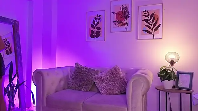 DahianaWalcott online show from 17, 2, 2026