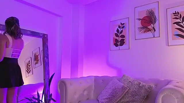 DahianaWalcott online show from 2, 3, 2026