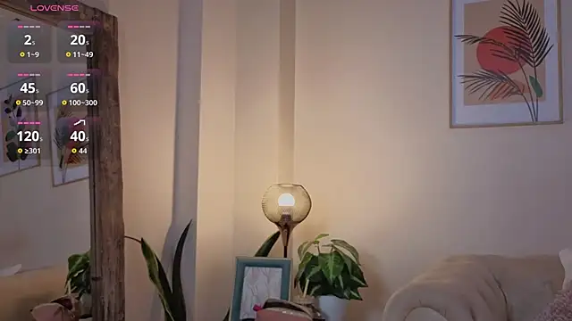 DahianaWalcott online show from 15, 10, 2025