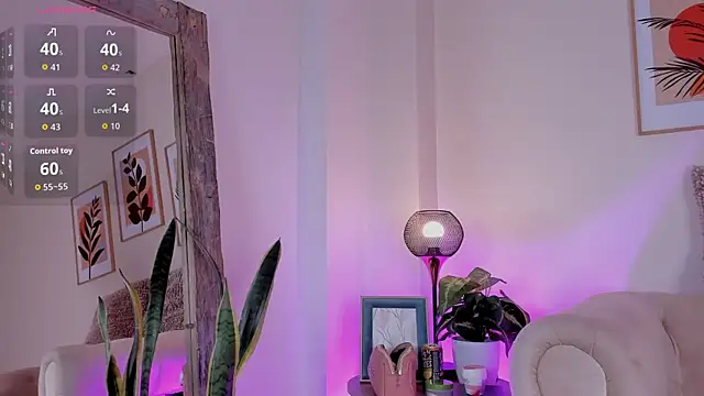 DahianaWalcott online show from 19, 9, 2025