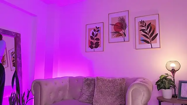 DahianaWalcott online show from 23, 2, 2026