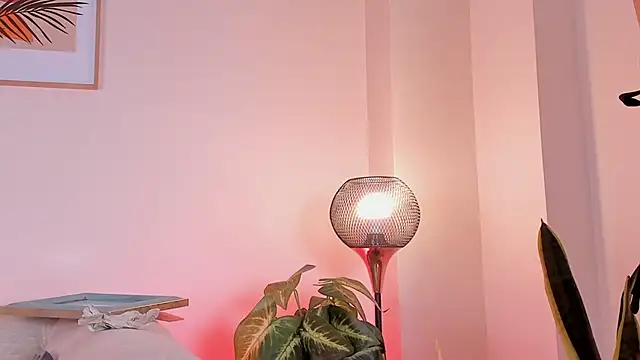 DahianaWalcott online show from 22, 9, 2025