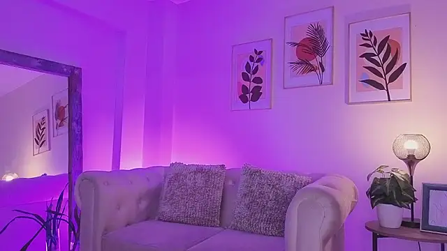 DahianaWalcott online show from 17, 3, 2026