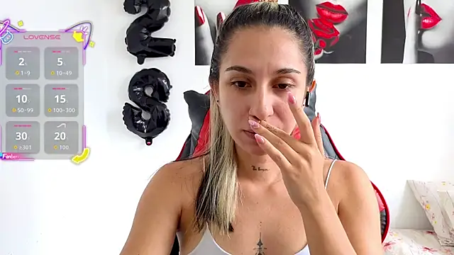 Snapshot of tammyandrade_ chatting on 15, 9, 2025 tammyandrade online show from 15, 9, 2025