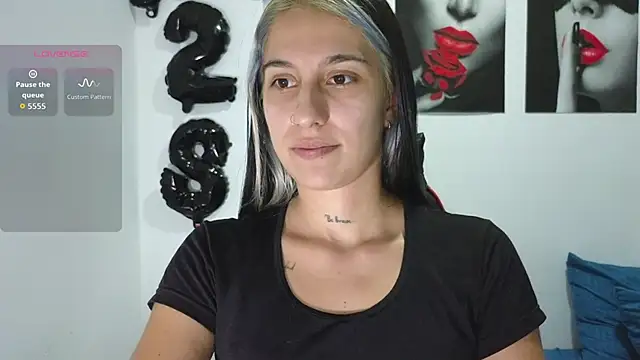 Snapshot of tammyandrade_ chatting on 4, 10, 2025 tammyandrade online show from 4, 10, 2025