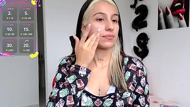 Snapshot of tammyandrade_ chatting on 17, 10, 2025 tammyandrade online show from 17, 10, 2025