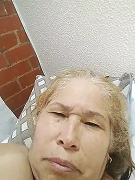 girl amada online show from 12, 1, 2026