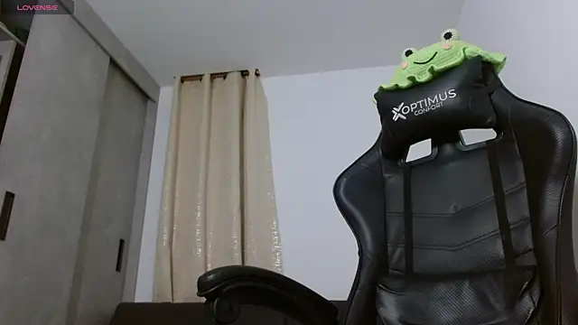 miss valery2 online show from 17, 4, 2026