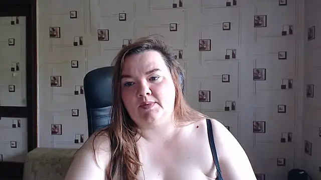 Snapshot of TasyaBigTTs chatting on 15, 7, 2026 TasyaBigTTs online show from 15, 7, 2026