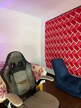 emiily15   online show from 2, 10, 2025