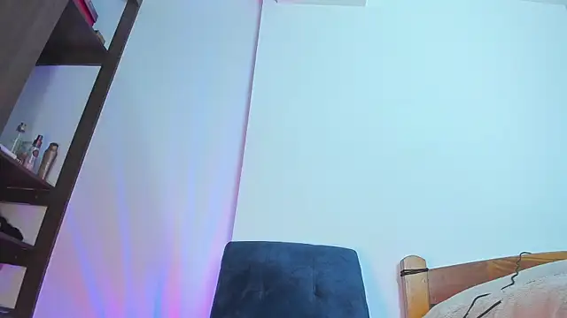 emiily15   online show from 1, 3, 2025