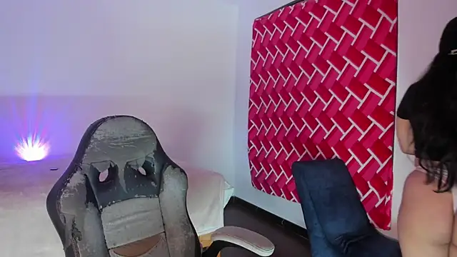 emiily15   online show from 8, 1, 2026