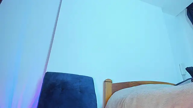 emiily15   online show from 2, 3, 2025