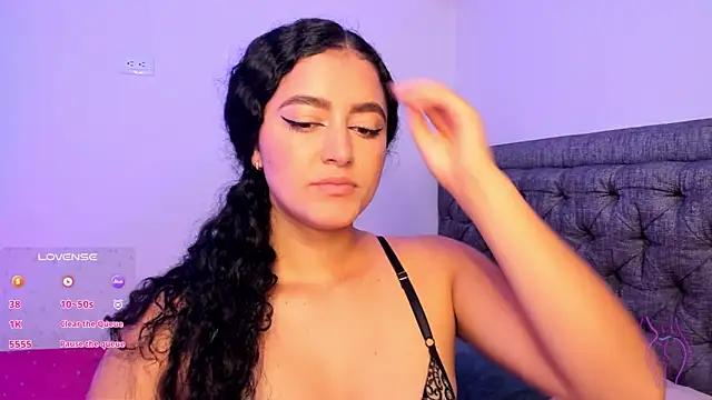 Adhara-zanne online show from 17, 11, 2025