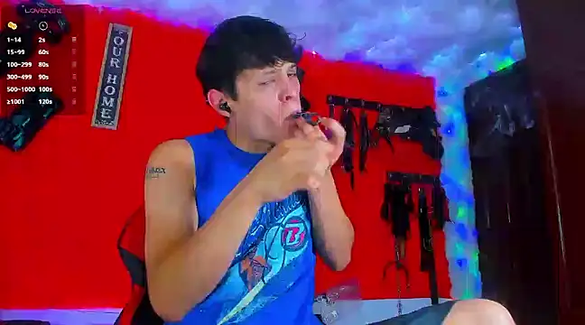 Snapshot of LilOwen_ chatting on 12, 3, 2025 LilOwen online show from 12, 3, 2025