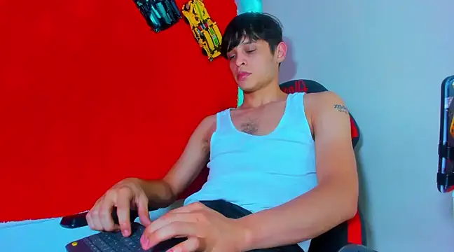 Snapshot of LilOwen_ chatting on 8, 3, 2025 LilOwen online show from 8, 3, 2025