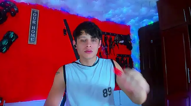 Snapshot of LilOwen_ chatting on 13, 3, 2025 LilOwen online show from 13, 3, 2025