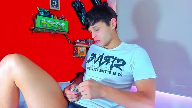 Snapshot of LilOwen_ chatting on 9, 10, 2025 LilOwen online show from 9, 10, 2025