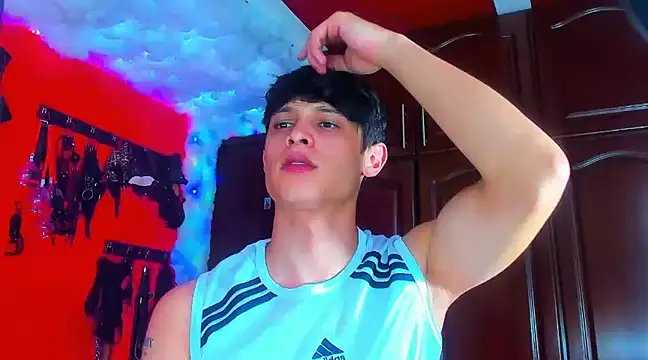 Snapshot of LilOwen_ chatting on 10, 3, 2025 LilOwen online show from 10, 3, 2025