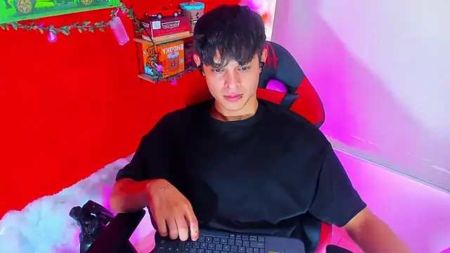 Snapshot of LilOwen_ chatting on 21, 9, 2025 LilOwen online show from 21, 9, 2025