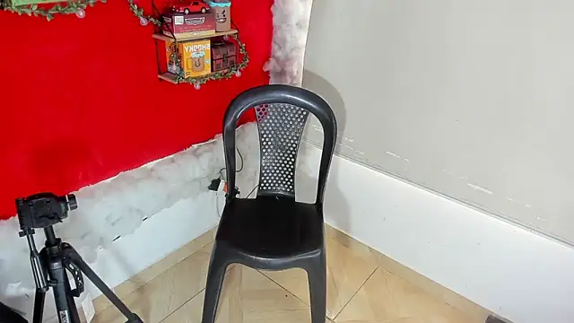 Snapshot of LilOwen_ chatting on 12, 10, 2025 LilOwen online show from 12, 10, 2025