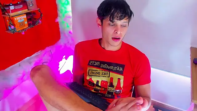 Snapshot of LilOwen_ chatting on 26, 9, 2025 LilOwen online show from 26, 9, 2025