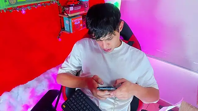 Snapshot of LilOwen_ chatting on 17, 9, 2025 LilOwen online show from 17, 9, 2025