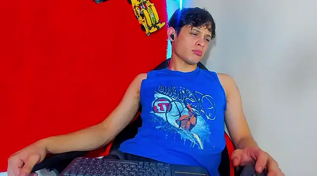 Snapshot of LilOwen_ chatting on 5, 3, 2025 LilOwen online show from 5, 3, 2025