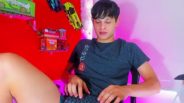 Snapshot of LilOwen_ chatting on 2, 10, 2025 LilOwen online show from 2, 10, 2025