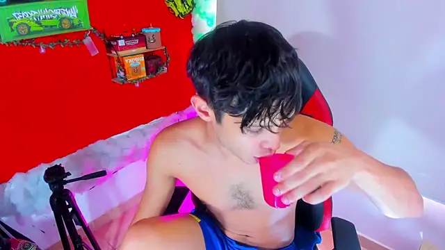 Snapshot of LilOwen_ chatting on 24, 9, 2025 LilOwen online show from 24, 9, 2025