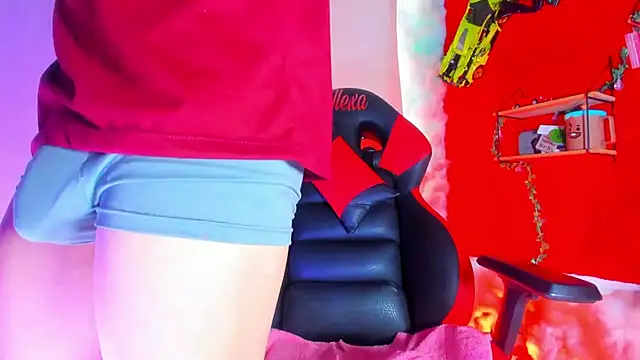 LilOwen  online show from 15, 4, 2026