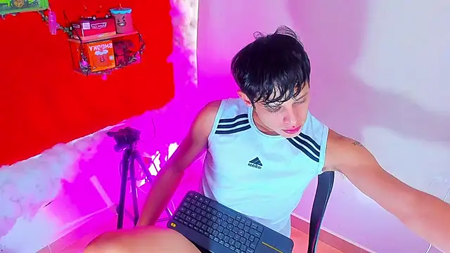 Snapshot of LilOwen_ chatting on 1, 10, 2025 LilOwen online show from 1, 10, 2025