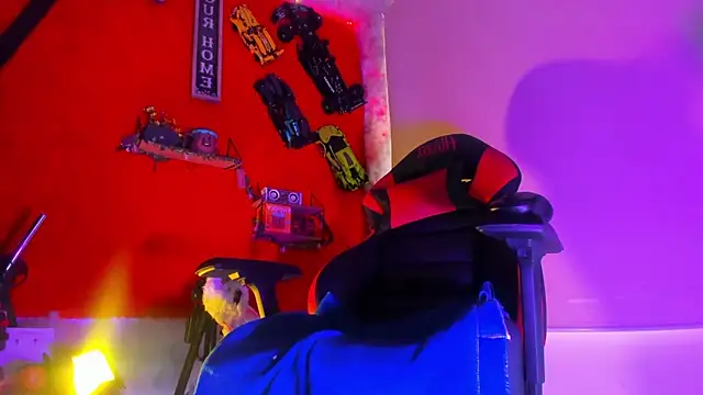 Snapshot of LilOwen_ chatting on 19, 11, 2025 LilOwen online show from 19, 11, 2025