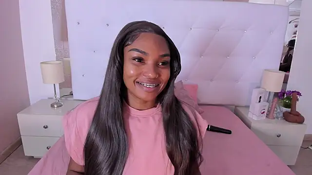 Isla Scott online show from 14, 12, 2025