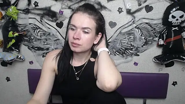 JasmineKouch online show from 2, 11, 2025