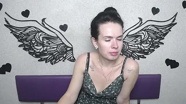 JasmineKouch online show from 5, 10, 2025